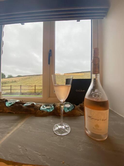 Luxury Detached Peak District Stone Barn - Dog Friendly Villa Hazelwood Exterior photo