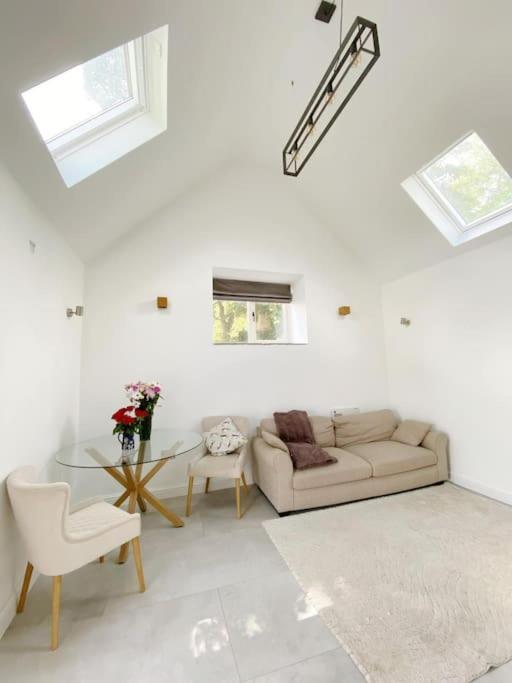 Luxury Detached Peak District Stone Barn - Dog Friendly Villa Hazelwood Exterior photo